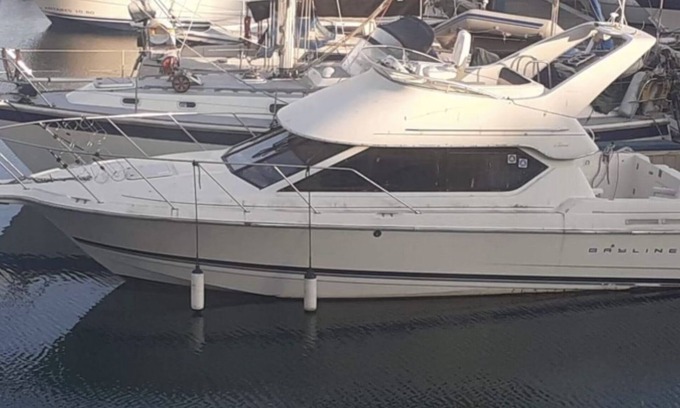 Newport Boat Rental | Beautiful 4 Berth Boat on the Isle of Wight for the Ultimate Relaxation