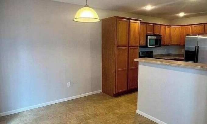 Waynesville House | beautiful 4b/3b house at "Fort Leonard Wood"