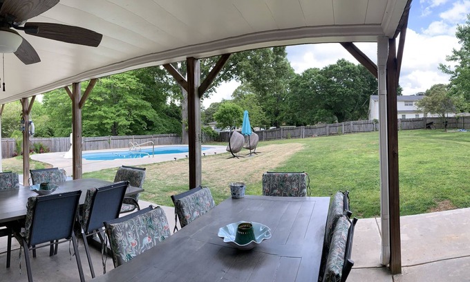 Church Street House | Beautiful 4BD RM Home Sleeps 12 w/Inground Pool Less Than 15Mins To Atl Airport