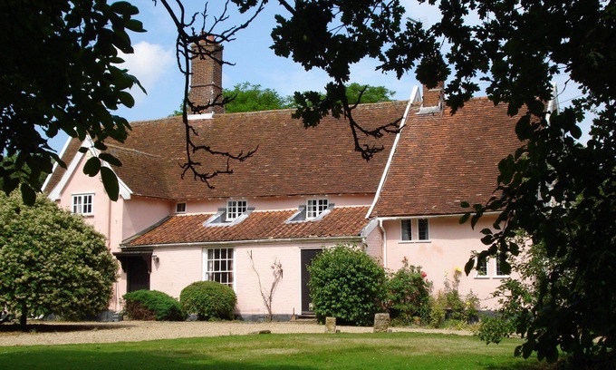 Martlesham Heath House | Beautiful, 5 bedroom country residence surrounded by Suffolk countryside