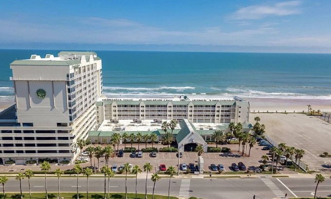 Ortona Park Condo | Beautiful 9th floor OceanView Studio Condo at DBR