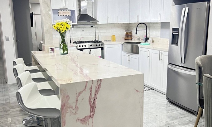 Guadalajara de Buga Apartment | Beautiful Apartment 3 bedrooms, 3 BR with private Jacuzzi. Perfect for families