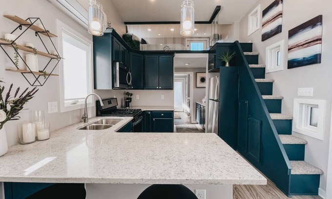 Reno House | Beautiful and Elegant River Front Cottage