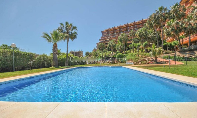 Torrequebrada House | Beautiful apartment 5min walk from the sea with communal pool