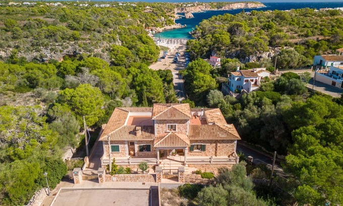 Cala Santany Apartment | Beautiful apartment for 4 people with WIFI, TV, terrace and pets allowed