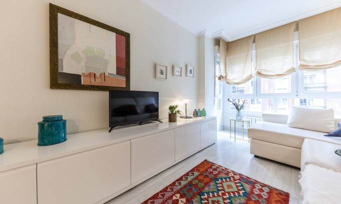 Gijon-Este Condo | Beautiful apartment with garage in downtown Gijón, 100 meters from San Lorenzo beach