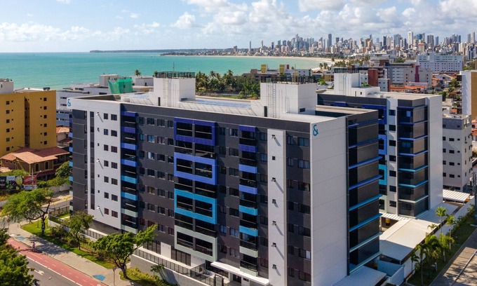 Jardim Oceania Apartment | Beautiful apt. With 2 bedrooms and pool 100m from bessa beach