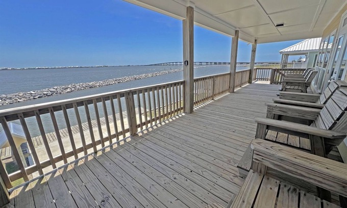 Golden Meadow House | Beautiful Bay Views at The Anchor Holds - Formally Overboard