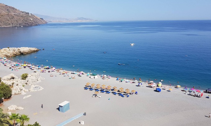 Velilla-Taramay Apartment | Beautiful beach apartment, fantastic sea view, free wifi internet access, A/C!