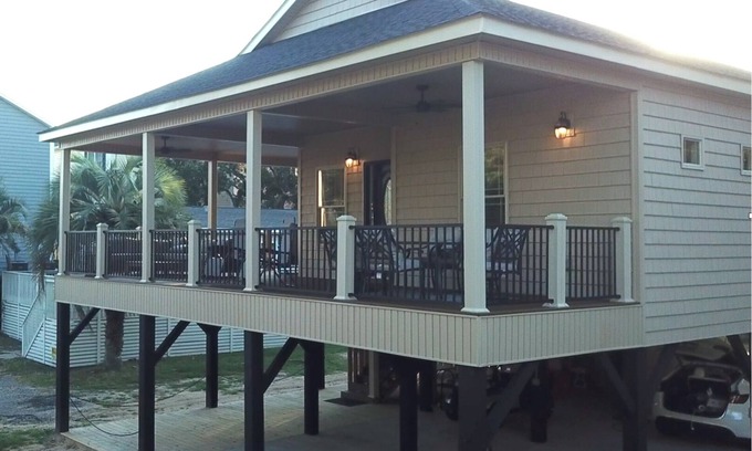 Surfside Beach House | Beautiful Beach Home -3 min walk to beach -with golf cart option