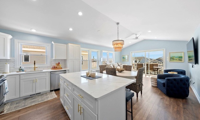 Avalon House | Beautiful Beach House in Avalon NJ. Newly renovated from head to toe inside/out