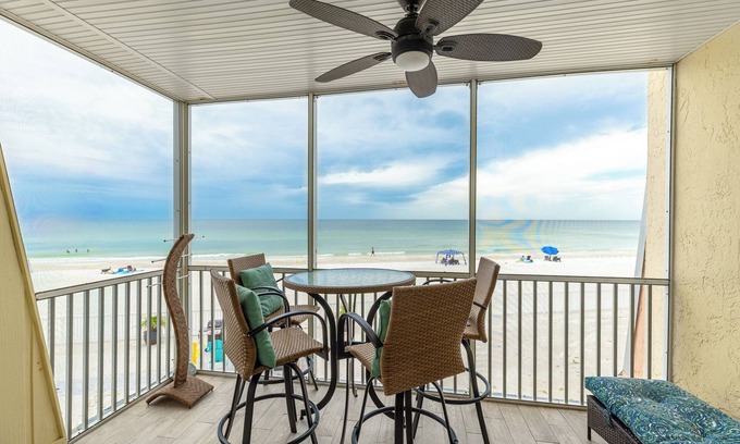 Bradenton Beach Condo | Beautiful Beach and sunset views along side private beach access! Call today to book for holiday vacation!