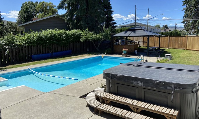 Kamloops House | Beautiful Big Home With Heated Inground Pool & Hot Tub!