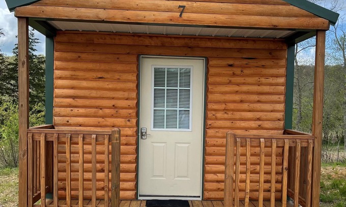 Waynesville Cabin | Beautiful Cabin sleeps 2