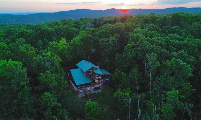 Ellijay Cabin | Beautiful cabin with outdoor spaces near Carters Lake - Fire Pit, Hot Tub, Games