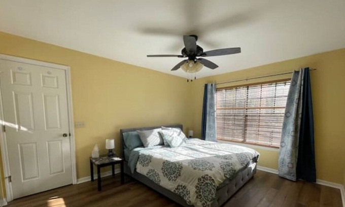 Alachua Condo | Beautiful condo in gated golf community with balcony water view!