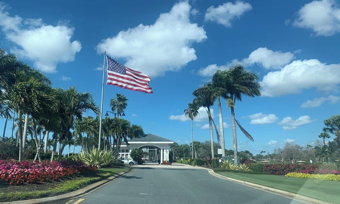 Heritage Palms Condo | Beautiful condo on golf course in gated community of Heritage Palms.