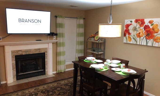 Table Rock Condo | Beautiful Condo on the 16th green! Also, dog friendly! Ask about Golf discounts!