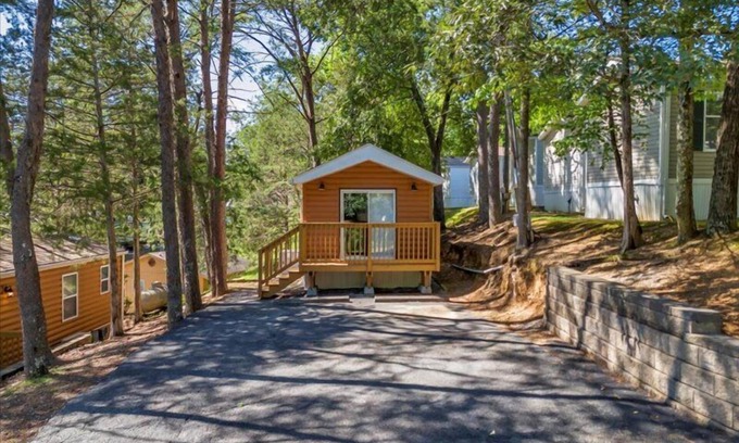 Gatlinburg - Pigeon Forge Cottage | Beautiful Cottage with Breathtaking View