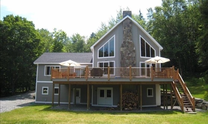 Wilmington House | Beautiful Custom Built Timber Frame Home, Sleeps 11