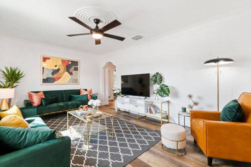 Tampa Villa | Beautiful Designed House in Hyde Park North