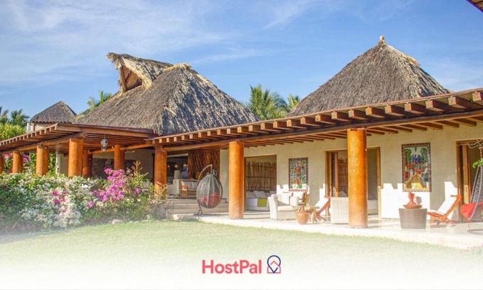 Petacalco House | Beautiful Family House Beachfront