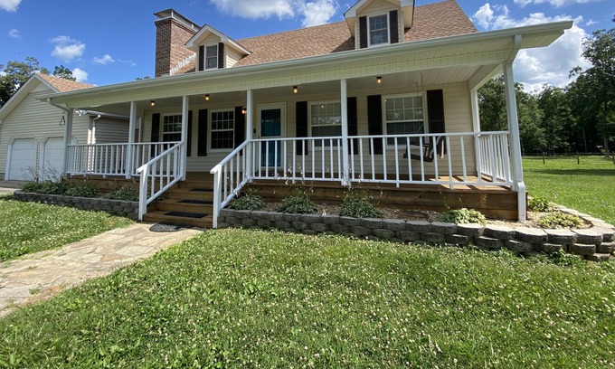 Dickel Other | Beautiful farmhouse with animals on property! Close to Jack Daniels