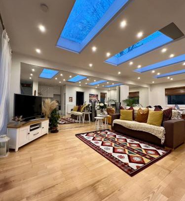 Springfield Apartment | Beautiful Garden View Apartment London