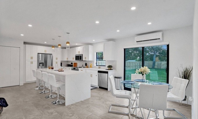 Middle River Terrace House | Beautiful Golden palace house, 2 bdrs