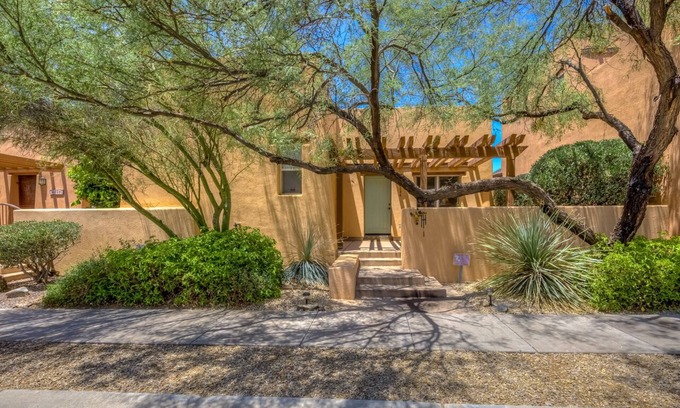 Civano House | Beautiful Green Rincon Foothills Home