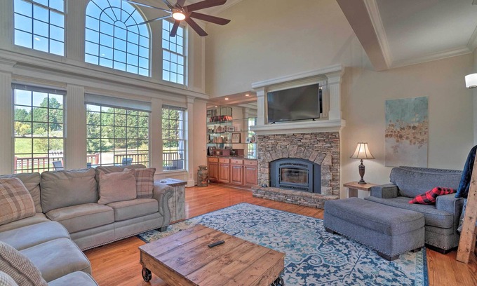 Hiawassee House | Beautiful Hiawassee Home w/Mountain Views!