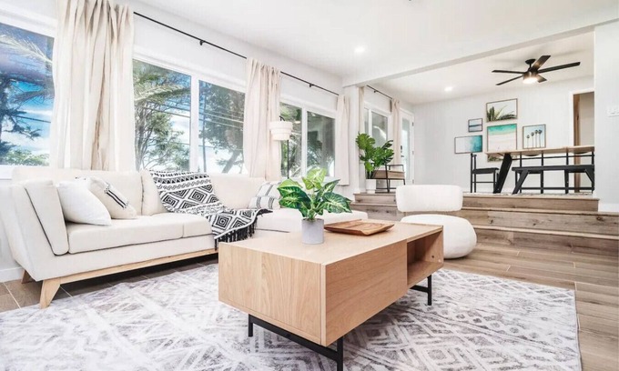 Hauula House | Beautiful Home North Shore Paradise Steps to Beach