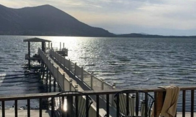 Clearlake House | Beautiful home with spectacular lake and mountain views!