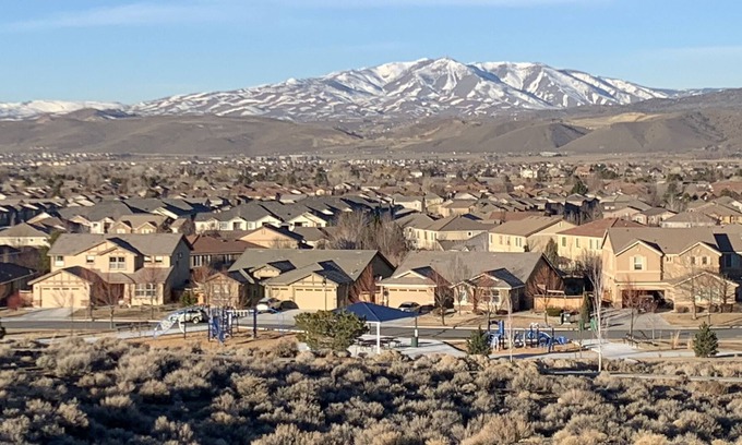 Sparks House | Beautiful home with stunning view of the Sierras