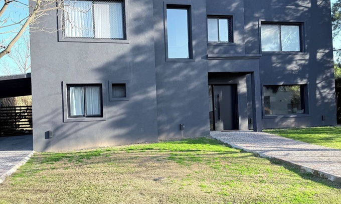 General Pacheco House | Beautiful house in Talar del Lago 2 Neighborhood