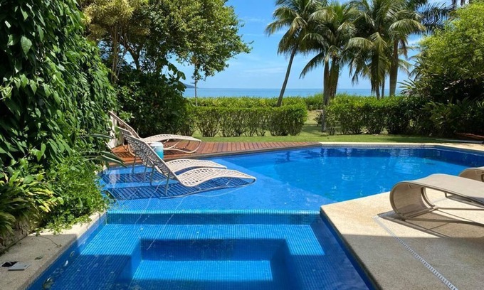 Guaeca Condo | Beautiful House facing the sea in an exclusive condominium, paradisiacal beach