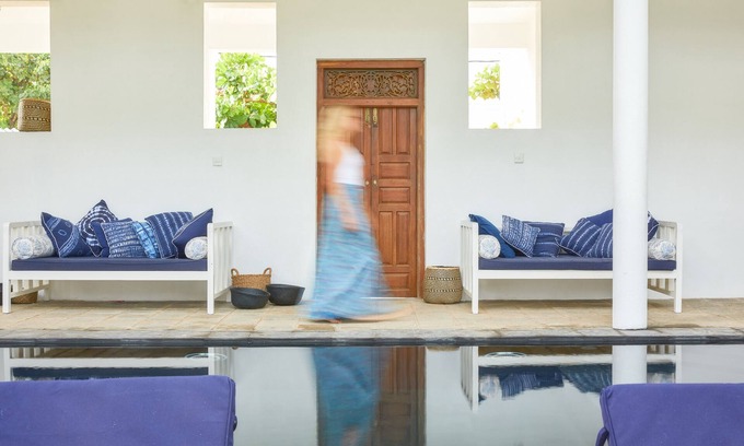 Weligama Villa | Beautiful house, gorgeous pool - absolutely beach front on a lovely surf beach!