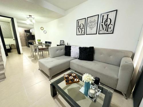 Pereira House | Beautiful house with a pool in Pereira