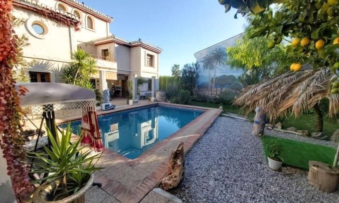 Padul Villa | Beautiful house with pool, garden and wifi