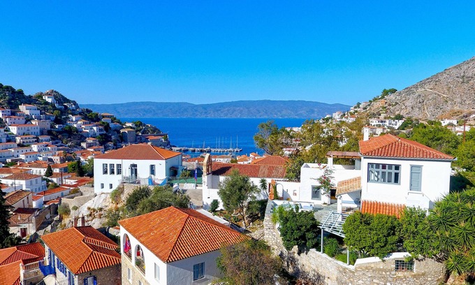 idhra House | Beautiful Hydra house.