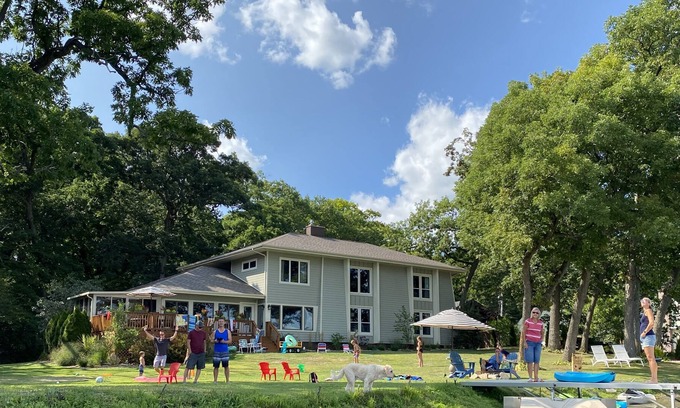 Lake Ripley House | Beautiful, Lake Front Home-Take a Look! FREE kayaks to use.