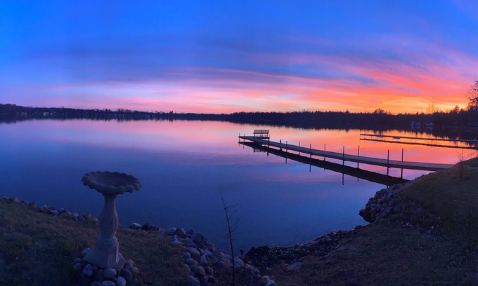 Suring Cottage | Beautiful lakefront cabin for the family. Close to valley yet peace and quiet