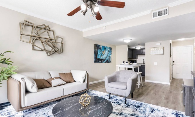 Slidell Condo | Beautiful Lakefront Condo