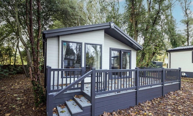 Corton Cabin | Beautiful lodge sleeps 6 at Azure Seas Holiday Village in Suffolk ref 32218OG