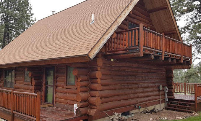 Custer Cabin | Beautiful Log Cabin on Secluded 14 Acres