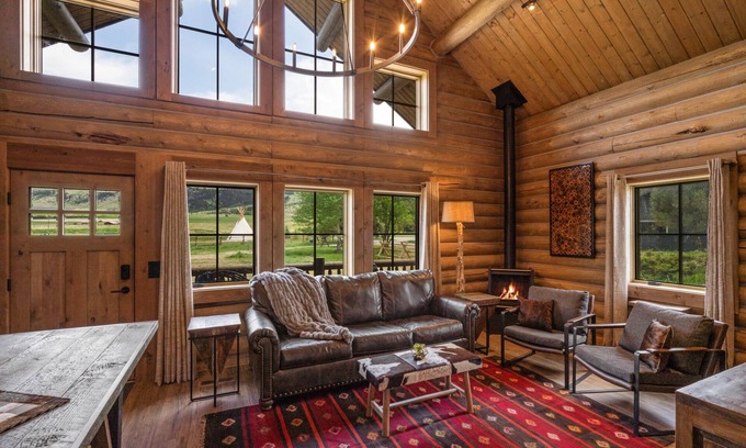 Livingston Cabin | Beautiful Log Cabin in Paradise Valley, Montana