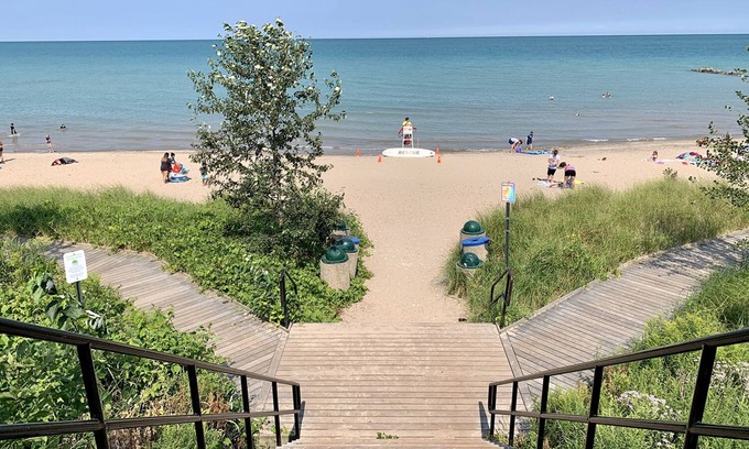 Shorewood Apartment | Beautiful Luxury Suite B Shorewood Home