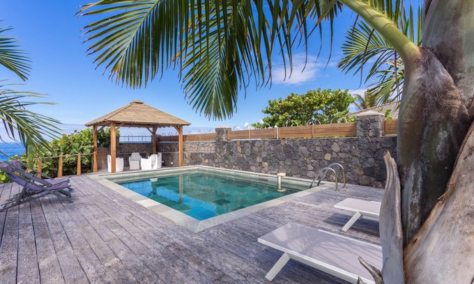Saint-Pierre De La Reunion House | BEAUTIFUL LUXURY VILLA ON THE SEAFRONT