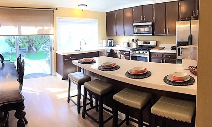 East Side Costa Mesa House | Beautiful Modern Abode next to Newport Beach