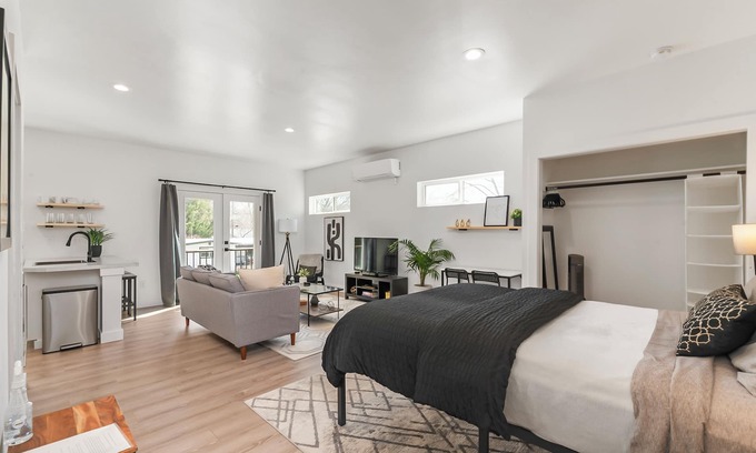 Veterans Park Apartment | Beautiful, modern, open, comfy new studio centrally located in Boise!